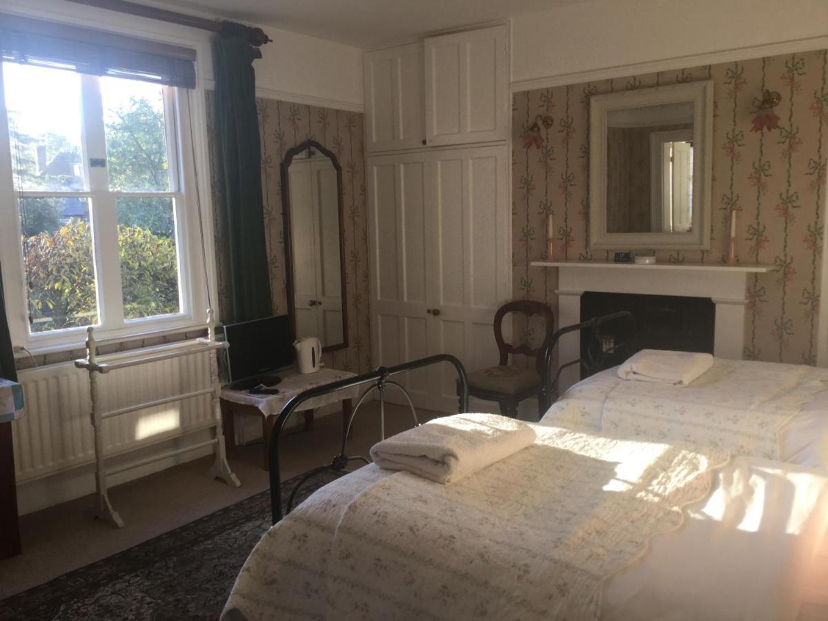 The Waltons Dorking Quarto foto